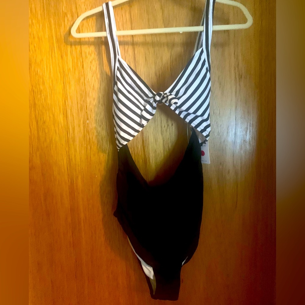 Cupshe cutout midsection one-piece bathing suit